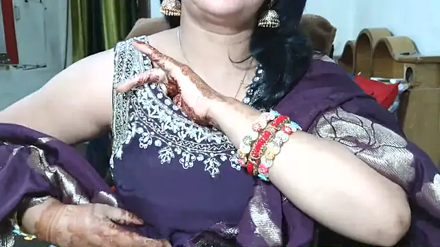 Cute_Mahi22 webcam