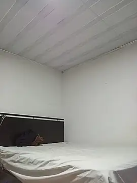 Skinyhot99 webcam