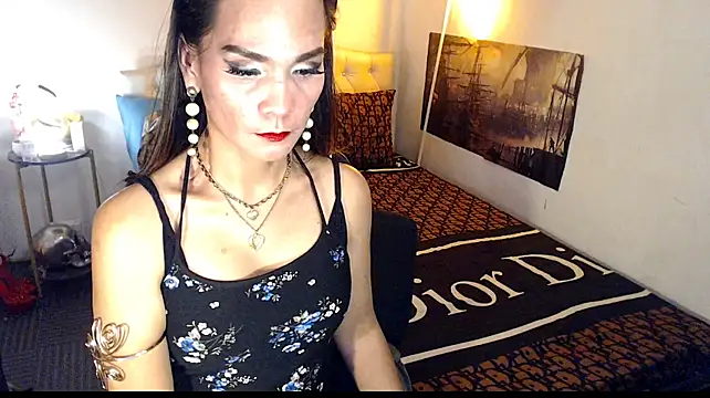 NinaDOM4CUM webcam