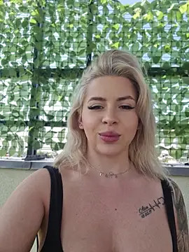 IveySin live cam on StripChat