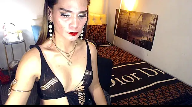 NinaDOM4CUM webcam