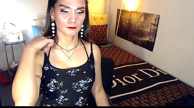 NinaDOM4CUM webcam