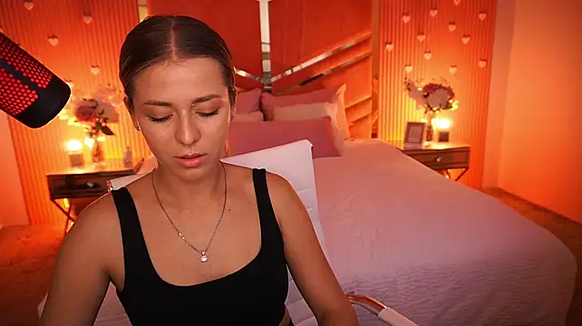 DoveLovee webcam