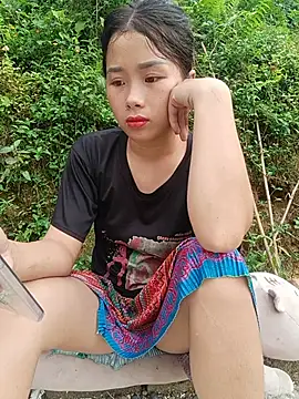 HeresThuy22 webcam