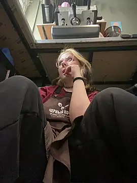 cinnabon_ 😝 cam