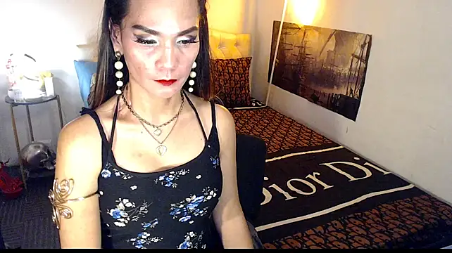 NinaDOM4CUM webcam