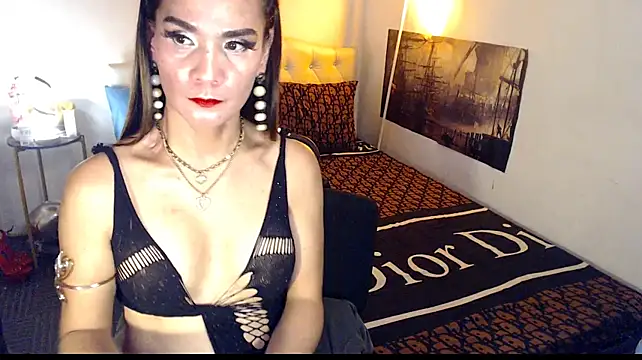 NinaDOM4CUM webcam