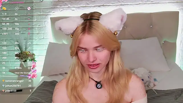 ChloeWells live cam on StripChat