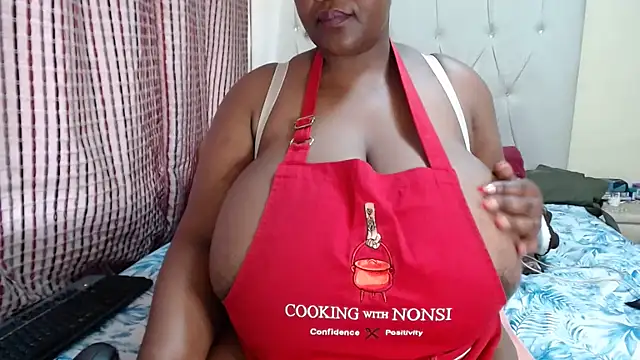 CHOCOLATEDARKBUSTYX live cam on StripChat
