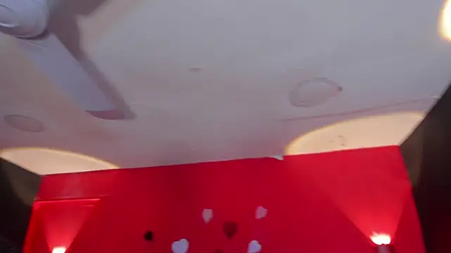 YayaHilton webcam