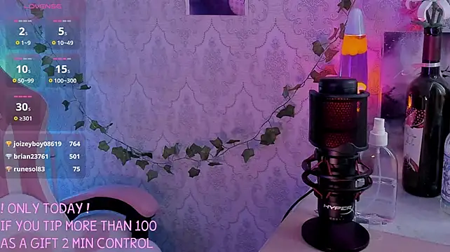 RileyNymph 🥂 online nude chat