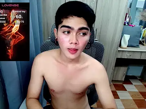 ItsKenny live cam on StripChat