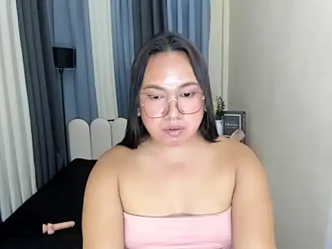 Cassiefoxx live cam on StripChat