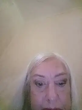 Julia20X live cam on StripChat