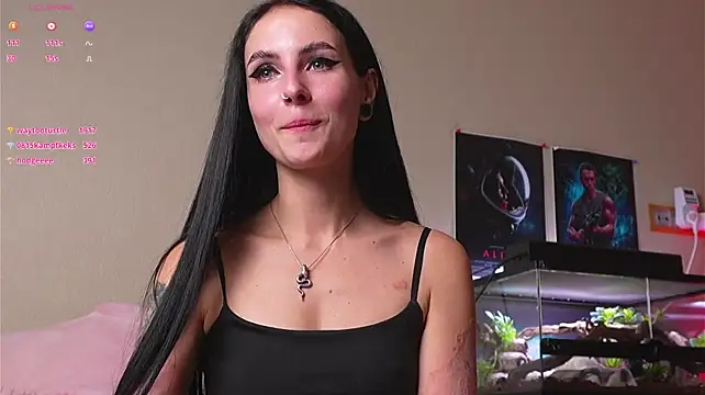 YaraAveiri live cam on StripChat