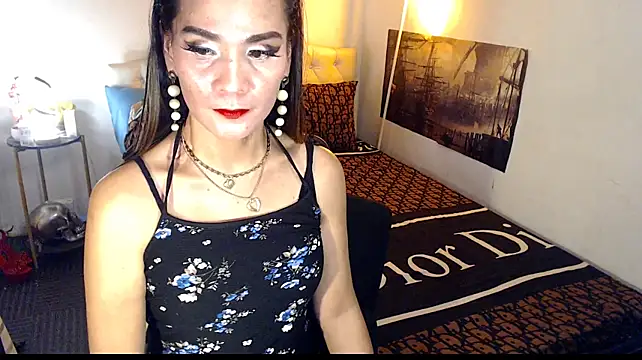 NinaDOM4CUM webcam