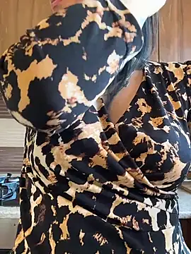 Hotmomcheckk_ webcam