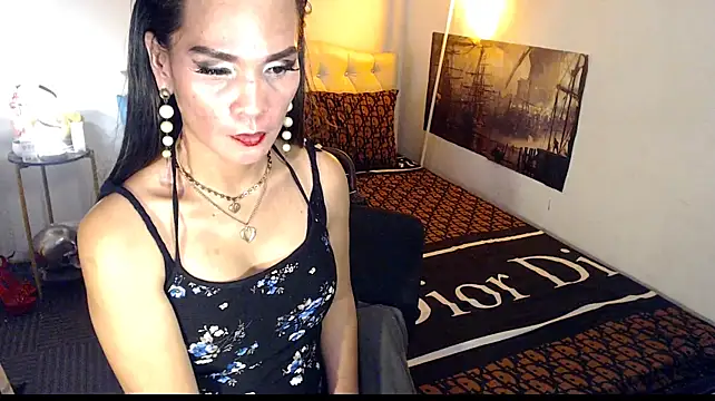 NinaDOM4CUM webcam