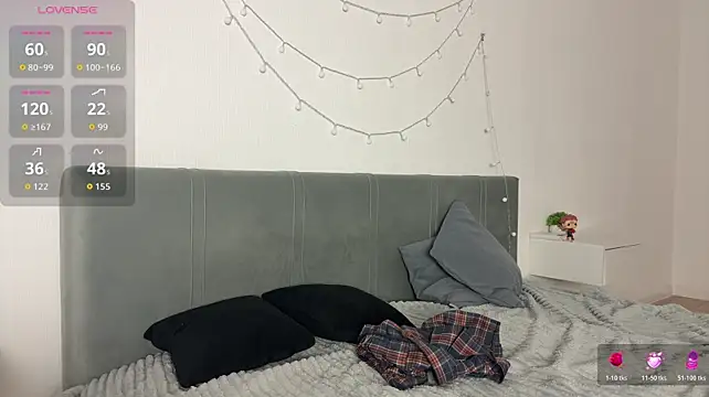 meowchaa 🌙 live webcam