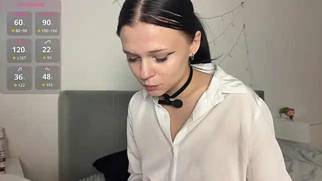 meowchaa 🌙 live webcam