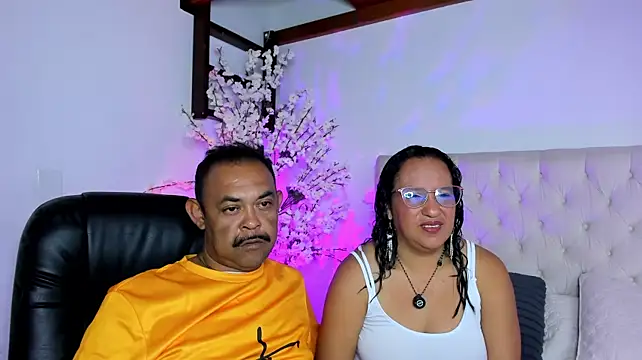 John_n_Kate live cam on StripChat
