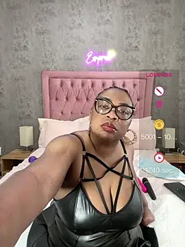 VixenRoyaleX webcam