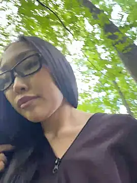 trytomakememoam webcam