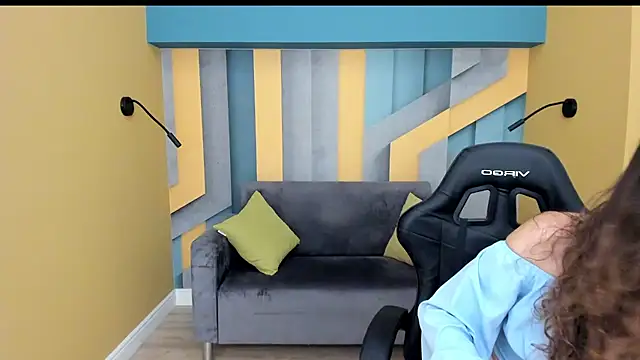EllaLong webcam