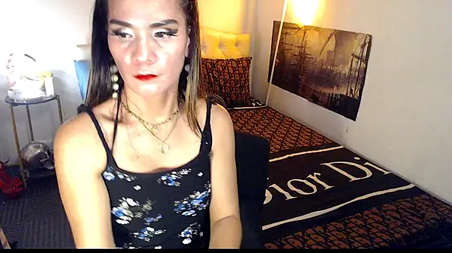 NinaDOM4CUM webcam