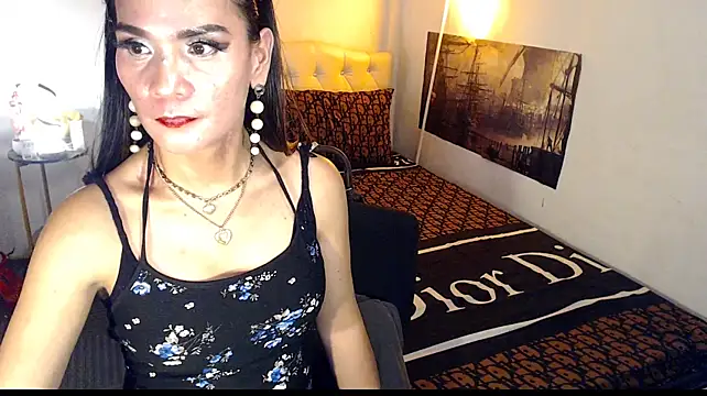 NinaDOM4CUM webcam