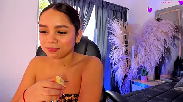 CarolineFyre webcam