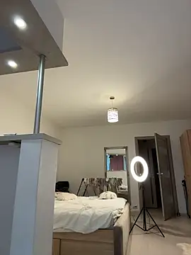 IrisBlues 😅 free naked stream