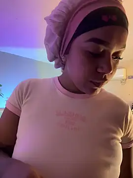 YariRose webcam