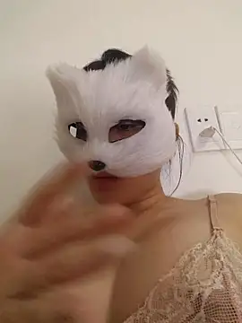 BombXuka live sex cam