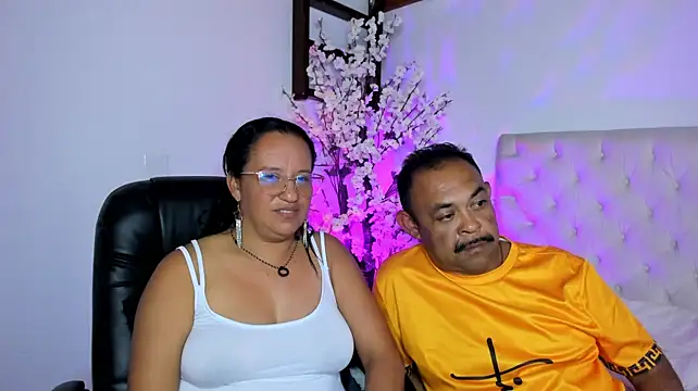 John_n_Kate live cam on StripChat