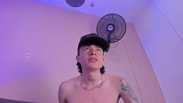 Nascary_Fox live cam on StripChat