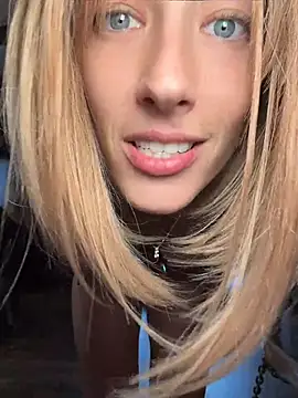 SugarLily24 webcam