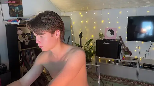 RusBradPitt webcam