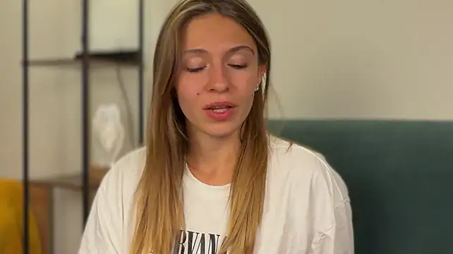 LovelyKatea live