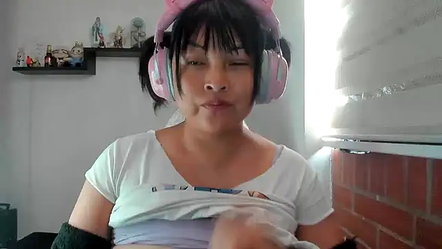 Shaddycute_ live webcam
