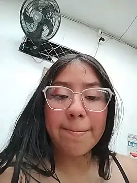 Amber_Herrera live cam on StripChat