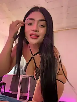 lucianaroy live cam on StripChat