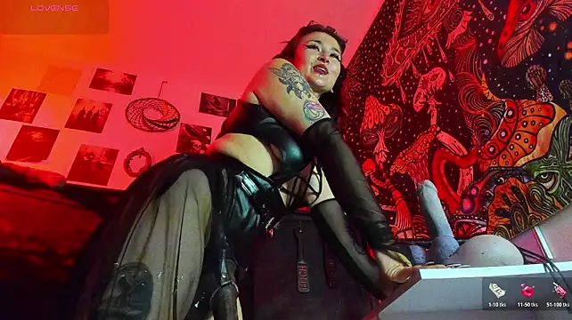 madame_ibby live cam on StripChat