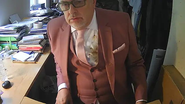 SuitedSub63 webcam