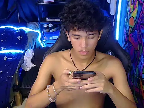 hugekenbigcock webcam