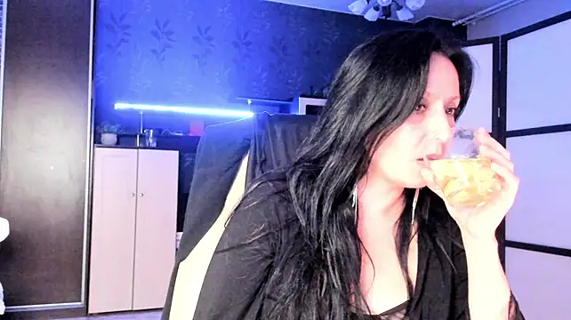 Lucky_Milf webcam