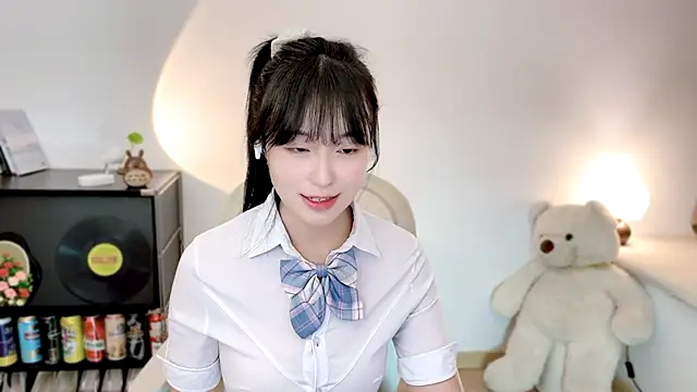 Onechestnut live cam on 