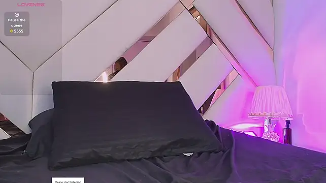 Noa_butterfly_ webcam