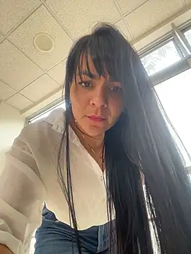 LuxeBrunetteXXX