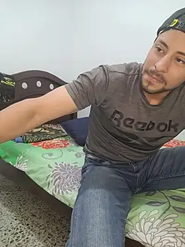 Cris_LaCobra_ live cam on StripChat